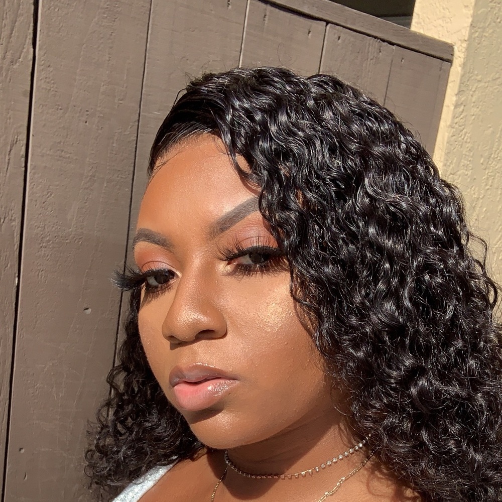 Meet your Posher, Ally